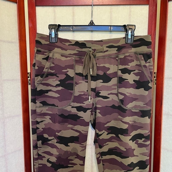 Zyia Active Joggers - NWOT - Size M - Picture 2 of 9